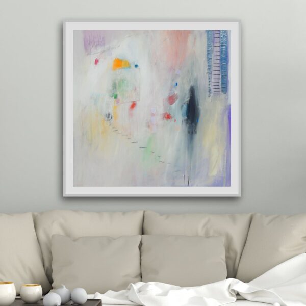 apstraktna moderna slika u modernističkom interijeru iznad sofe